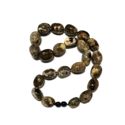 Unikatowe korale z bursztynu