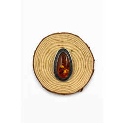 Wisiorek z naturalnym bursztynem