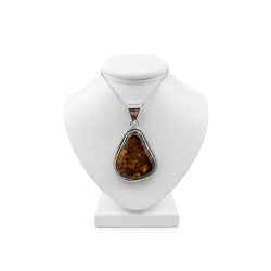 Srebrny wisiorek z naturalnego bursztynu