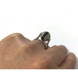 Srebrny pierścionek z cyrkoniami KULKA