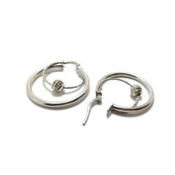 Srebrne kółka z kulką diamentowaną