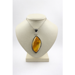 Srebrny wisiorek z naturalnego bursztynu