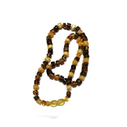 Naszyjnik z wielokorowego bursztynu