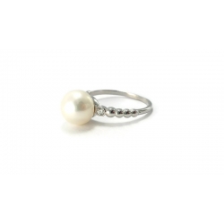 Srebrny pierścionek z perła i cyrkoniami