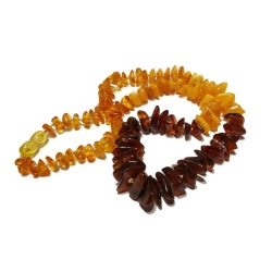 Naszyjnik z kolorowymi bursztynami