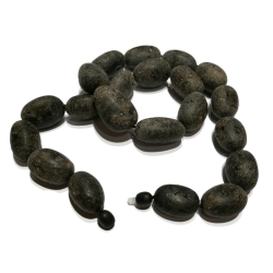 Korale z czarnego matowego bursztynu
