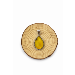 Wisiorek z bursztynu naturalnego